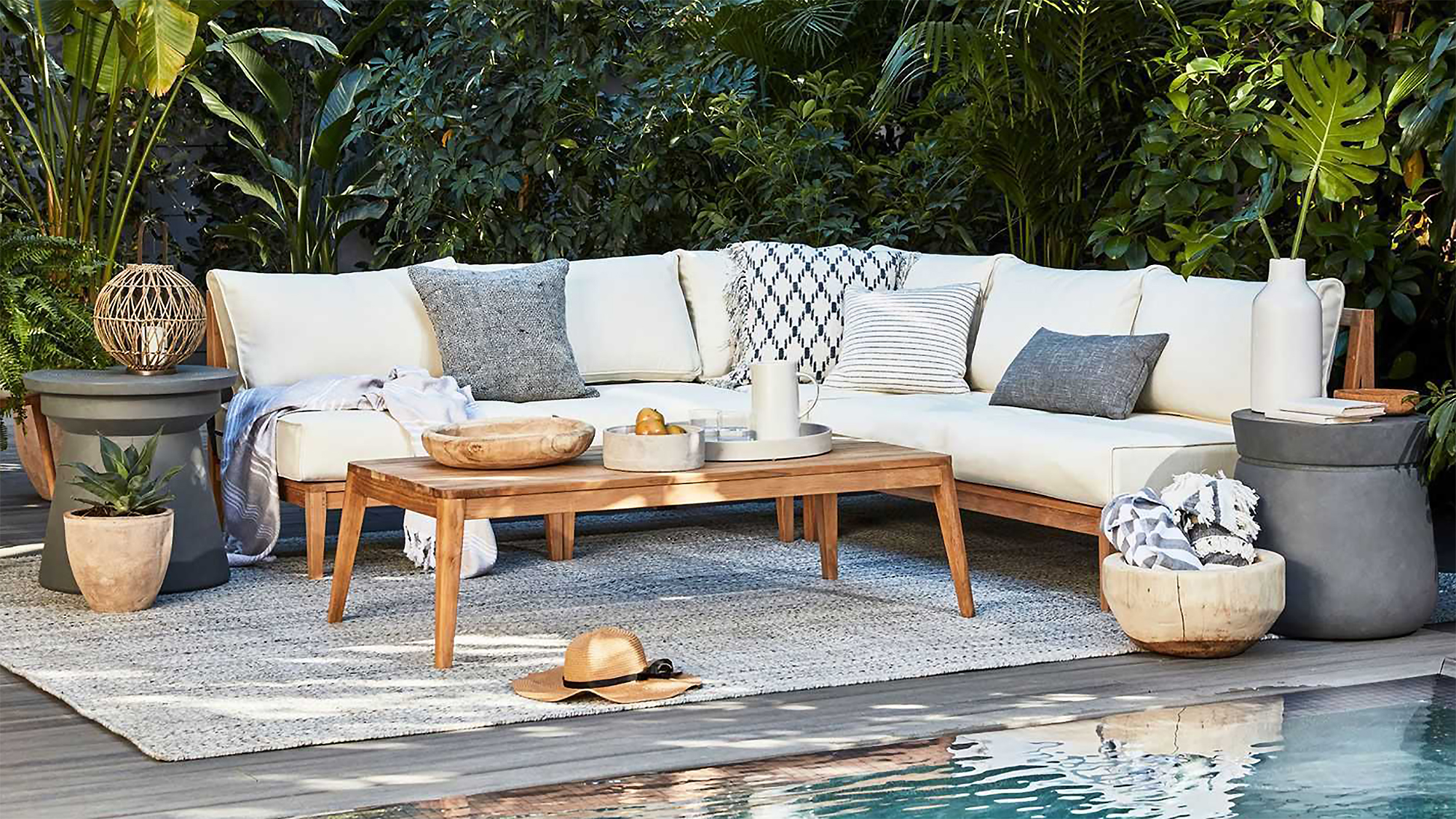 What Are The Top Things you Can Add With Outdoor Sectional? 