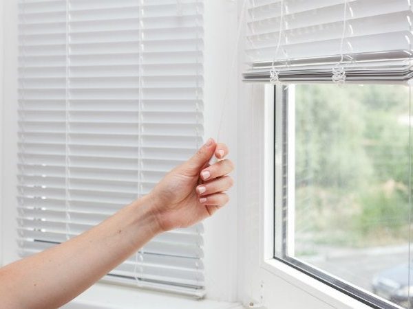 Simple Steps to attaching a Blinds