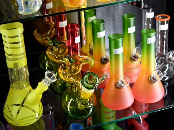 The Big Pain Of A Big Bong: 5 Reasons Why You Should Avoid Shopping At An Online Headshop